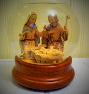 Nativity scene snow globe